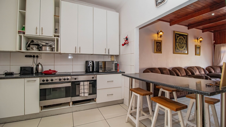4 Bedroom Property for Sale in Wynberg Western Cape